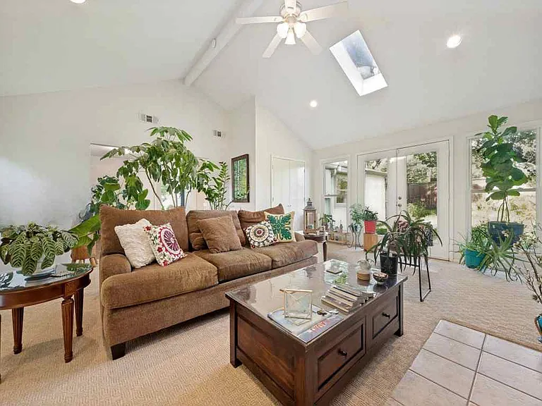 3032 Hollandale Ln — Photo 16