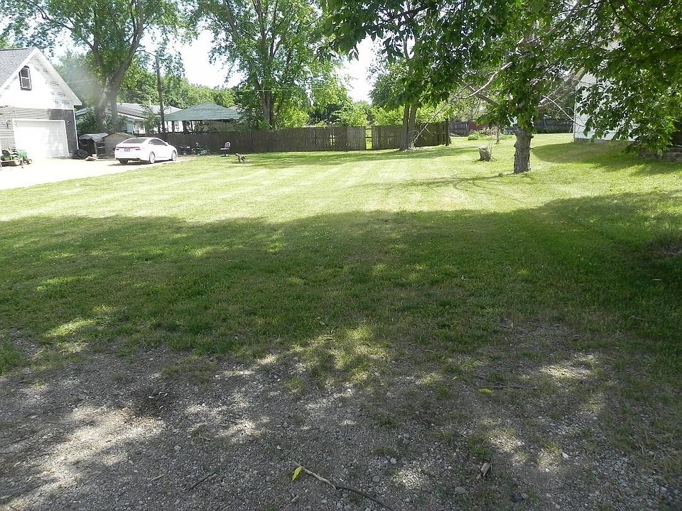 1st image of 502 E Williams St