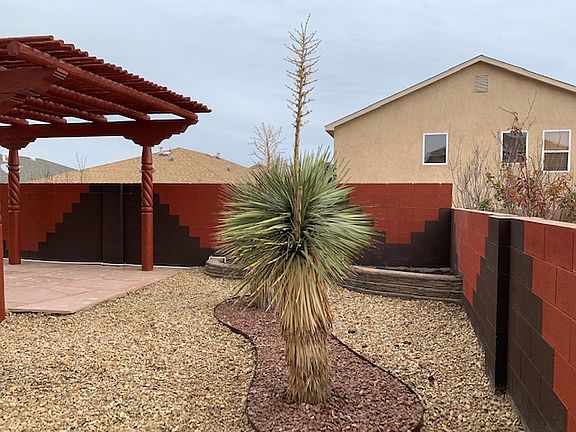 3rd image of 904 Kipuka Dr NW