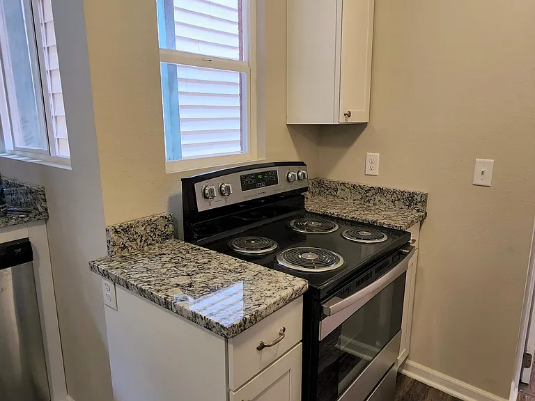 743 E Willamette Ave — Photo 5