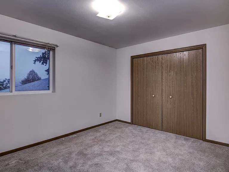 1050 W Hamilton Ave — Photo 31