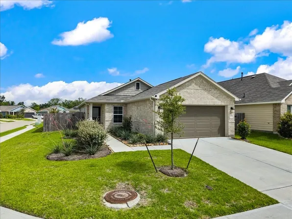 1224 Cavalry Junction Dr, Alvin, TX 77511