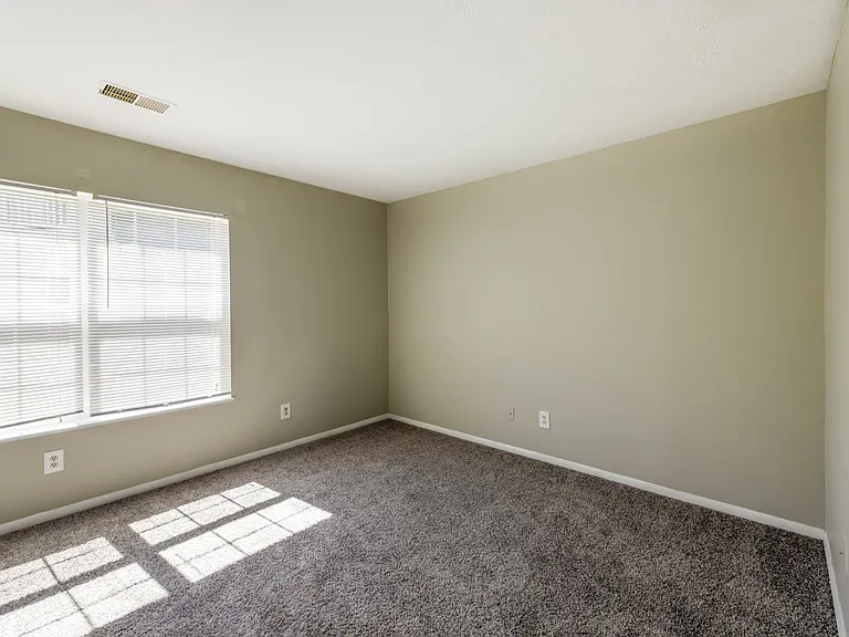 Mad River Apartment Homes — Photo 12