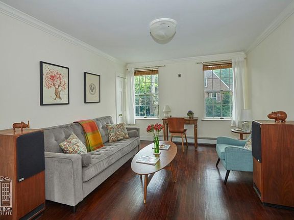 5th image of 3927 45th St