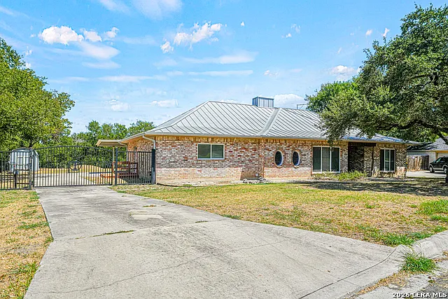 4 bed, 3.0 bath, 2865 sqft, $1,995 — Photo 3