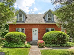 7371 Chambers Hill Rd, Harrisburg, PA 17111