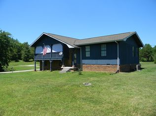 140 Acorn Ln, Robbins, TN 37852