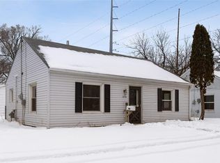 1230 6th St NW, Cedar Rapids, IA 52405