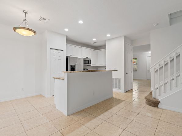 150 SW Hidden Cove Way #363