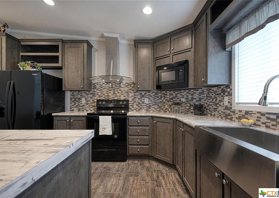 1st image of 413 Leisure Ln