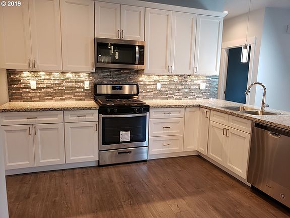 4th image of 6402 SE Jordan Ave