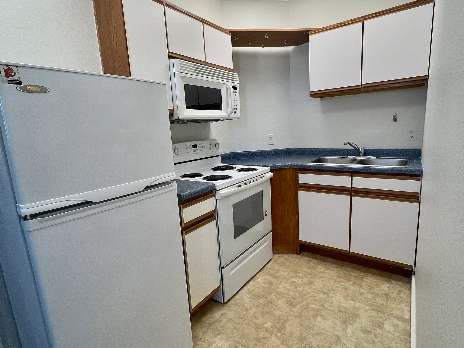 Studio, $775 — Photo 2