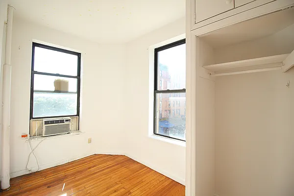 Rented by Julianna Realty Corp | media 14