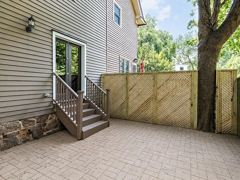 3 Lee Ave — Photo 38