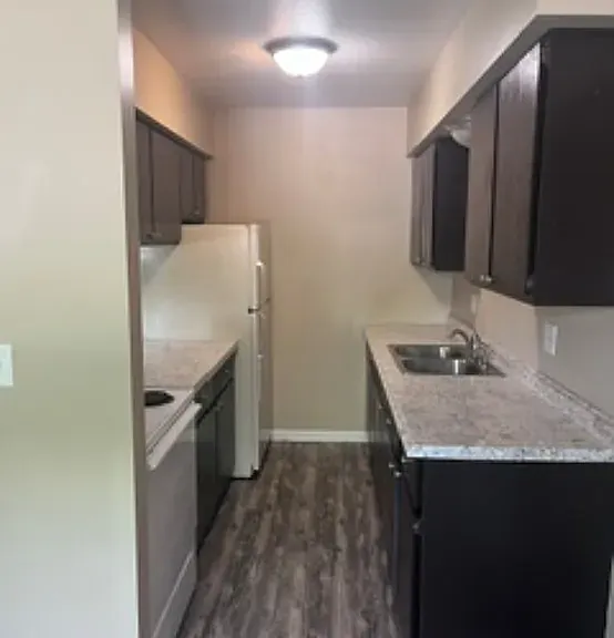 404 Marlboro Ct #404 — Photo 10