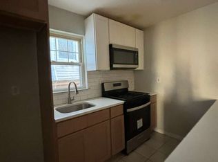 653 S 18th St #3, Newark, NJ 07103