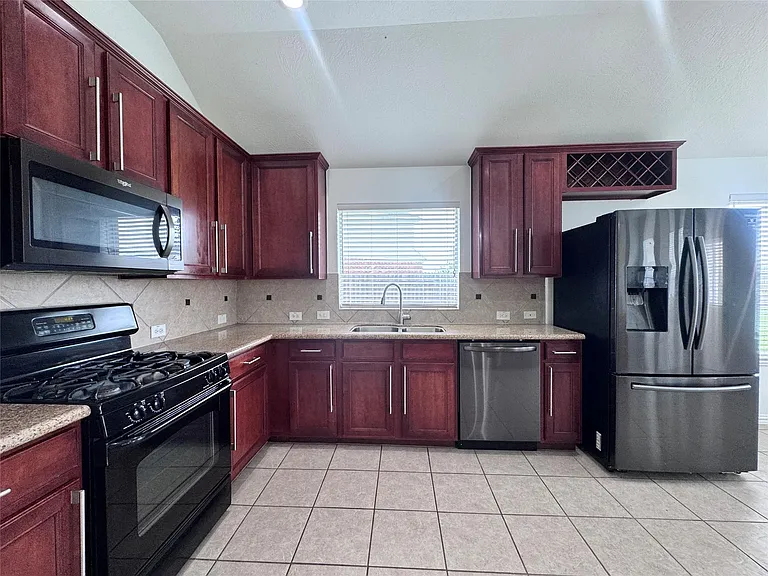 7502 Quiet Trace Ln — Photo 23