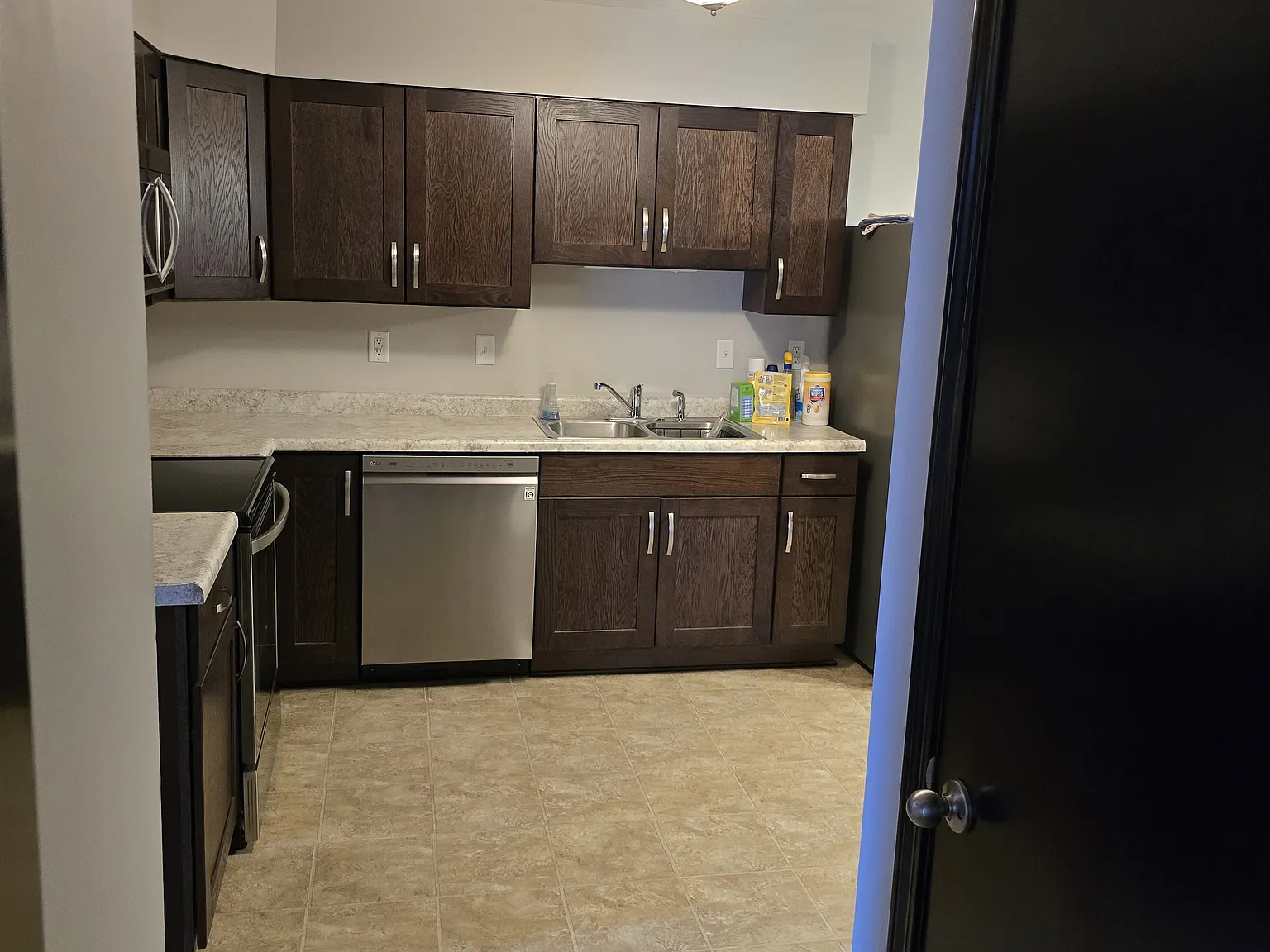 513 S Park Square Dr — Photo 2