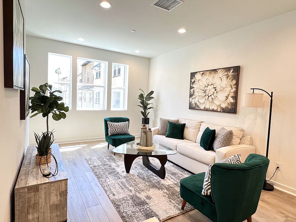 1st image of 45 Sanctuary Ln