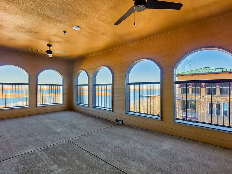 Tower Bay Lofts — Photo 5