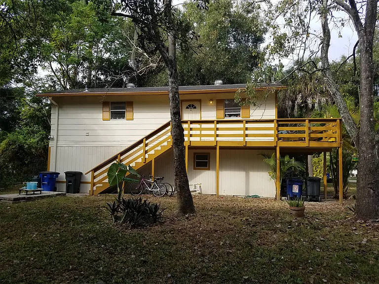 549 San Bernardino St — Photo 11