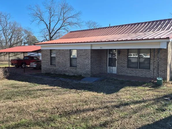 202 1st St, Naples, TX 75568