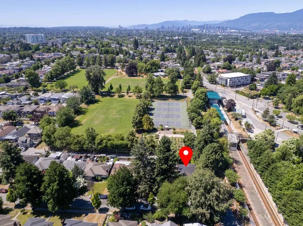4507 Todd St, Vancouver, BC V5R 3P7