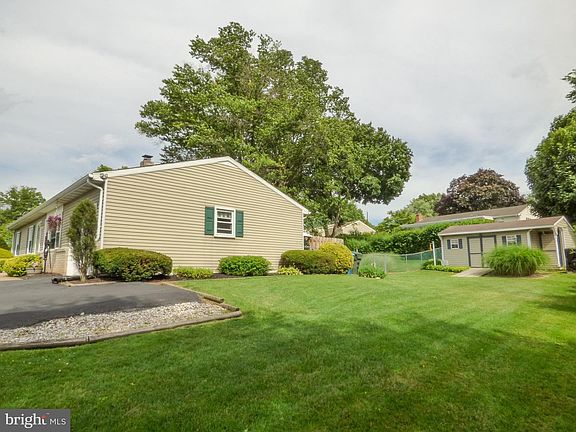 4th image of 4325 Pinewood Ln