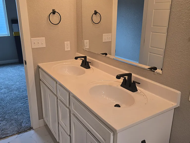 333 Spirit Dr — Photo 5