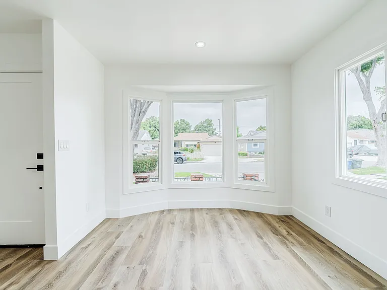 7020 Schroll — Photo 3