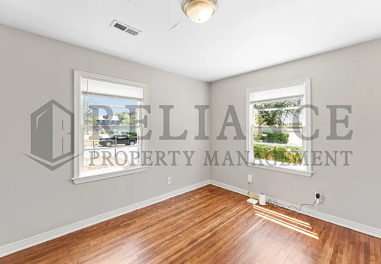 2237 N Erie Ave — Photo 25