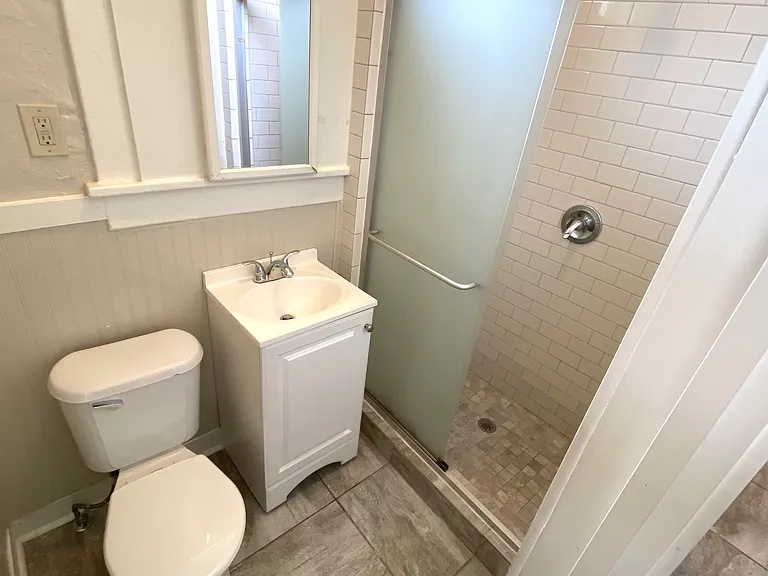 2203 Young Ave — Photo 10
