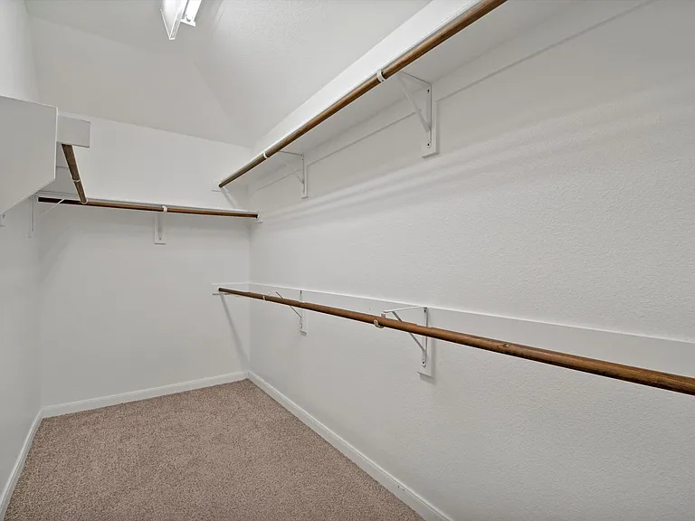 5100 Royal Springs Dr — Photo 7