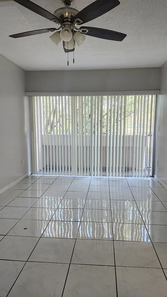 Building Photo - 488 NE 18th Ave #208