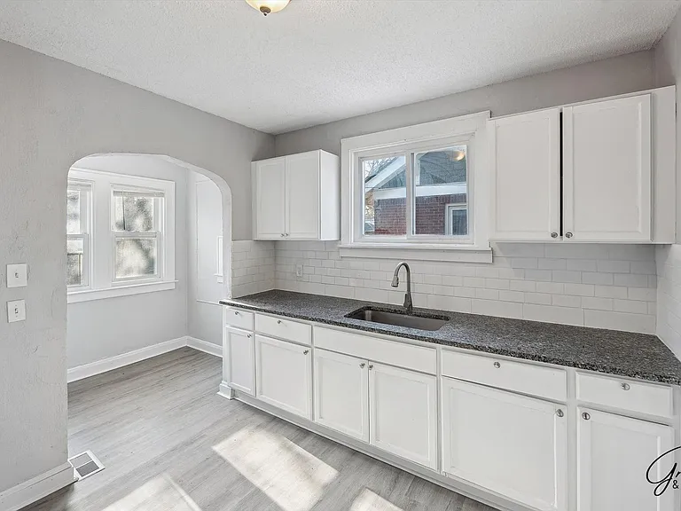 12650 Griggs St — Photo 21