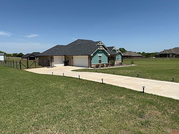 2nd image of 2320 Dixie Dr