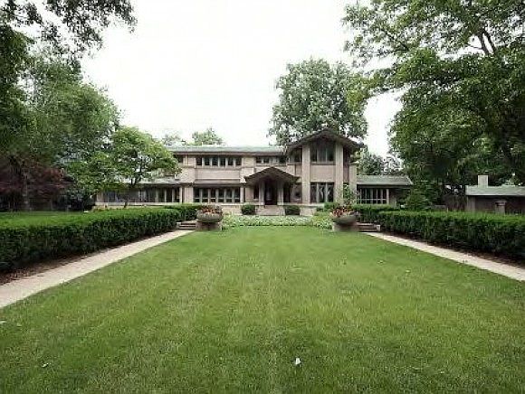 2nd image of 4 Millikin Pl