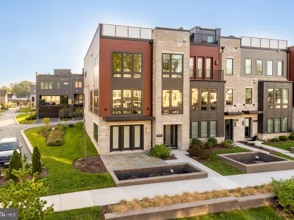 9775 Sanvitalia St, Bethesda, MD 20817