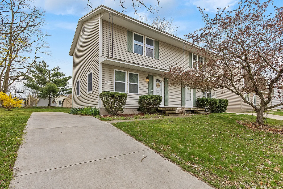 Building Photo - 1644 Pennoyer Ave