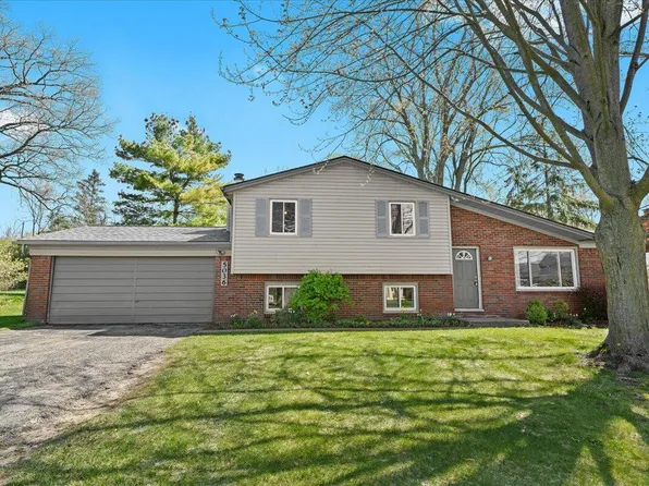 5036 Parview Dr, Clarkston, MI 48346