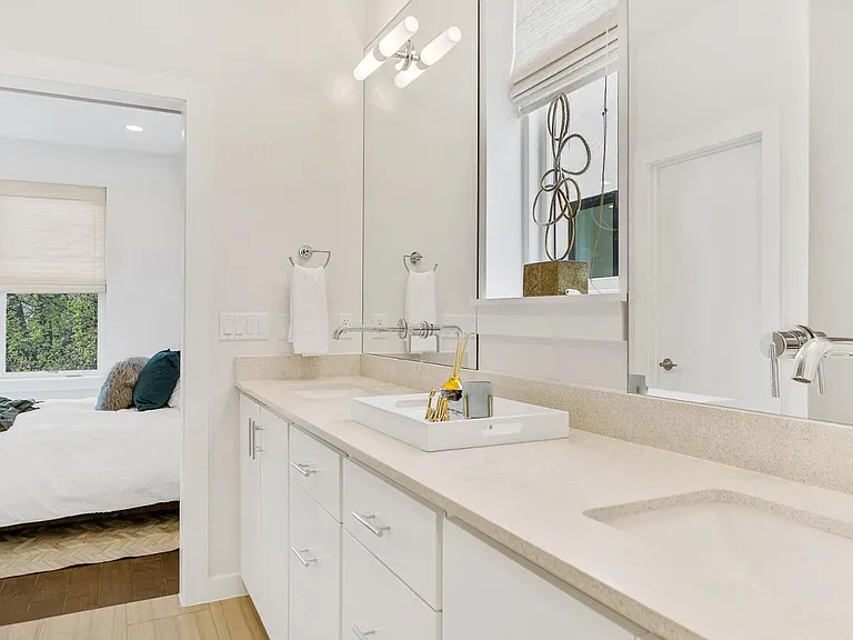 2301 Bluebonnet Ln #10 — Photo 10