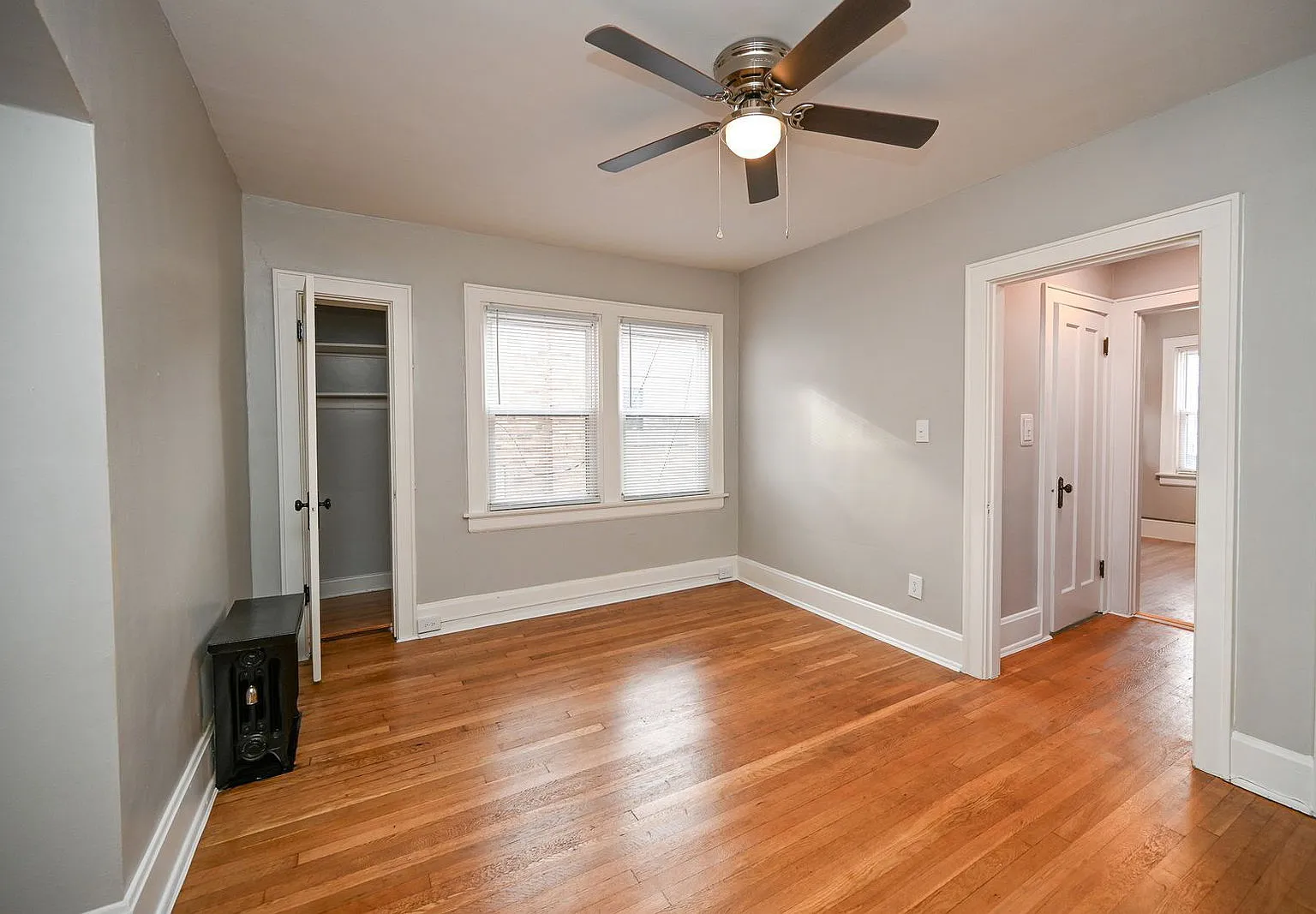 Studio, 1.0 bath, 700 sqft, $999 — Photo 4