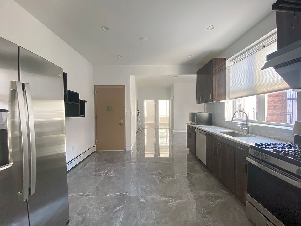 1st image of 311 Marine Ave #22