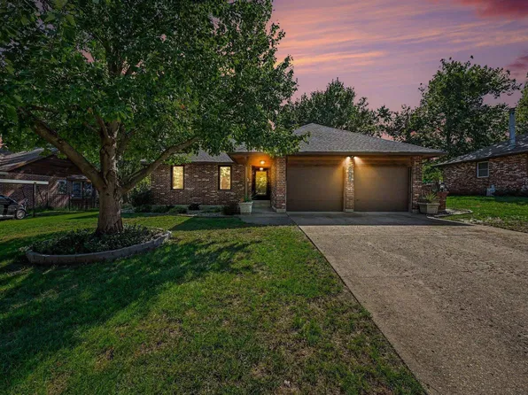 3901 SW 39th St, Topeka, KS 66610