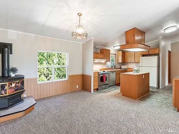 4th image of 9549 Longmire Ct SE