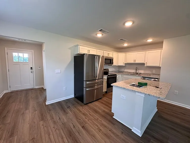 47 Coolidge Dr — Photo 5