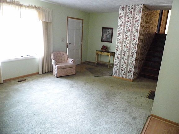 2nd image of 2323 Dakota Dr