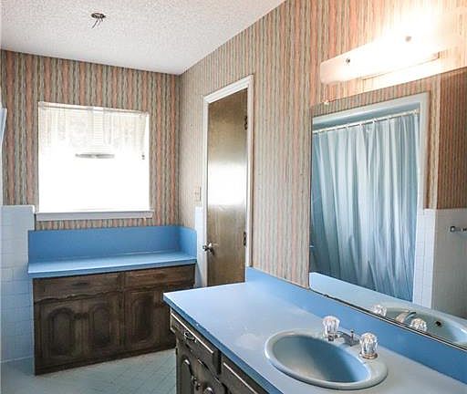 4th image of 1313 W Burnett St