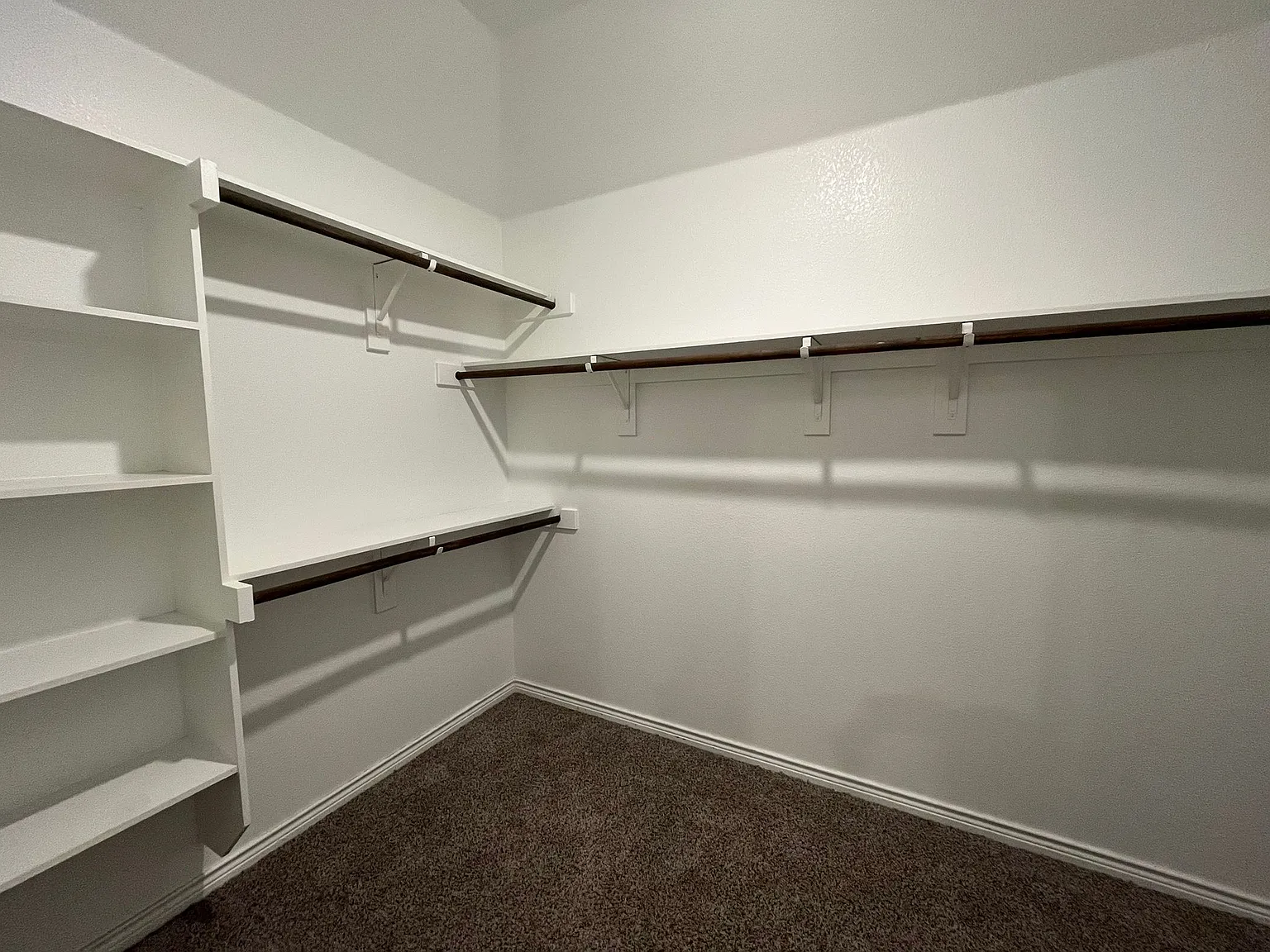 4 bed, 2650 sqft, $2,750 — Photo 2