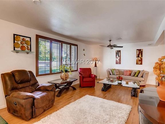 5th image of 4564 Brighton Dr
